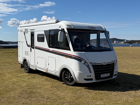 LMC i 585 Comfort Taksäng B-körkort 1-år garanti