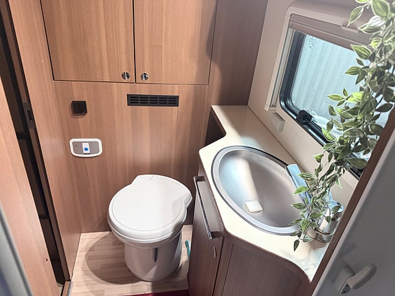 LMC i 585 Comfort Taksäng B-körkort 1-år garanti 22 of 23