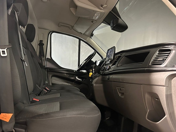 Ford Transit Custom 14 of 17