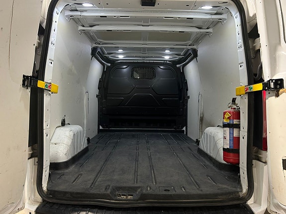 Ford Transit Custom 11 of 17