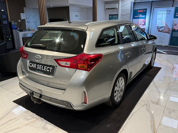 Toyota Auris 6 of 24