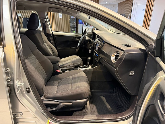 Toyota Auris 18 of 24
