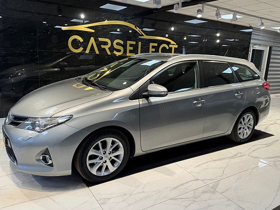 Toyota Auris 2 of 24