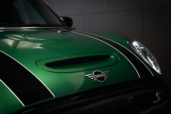 MINI Cooper S 2 of 17