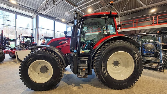 Valtra N155E Active / Frontlyft / 419 timmar