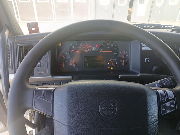 Tippbil Volvo FM 10.8 6x2 I-Shift -2012 via auktion 17 of 27