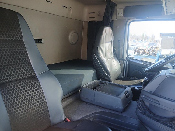 Tippbil Volvo FM 10.8 6x2 I-Shift -2012 via auktion 16 of 27