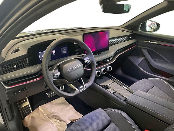 Skoda Superb 6 of 16
