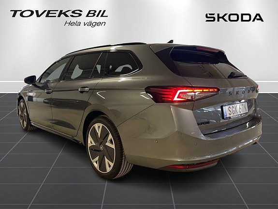 Skoda Superb 3 of 5