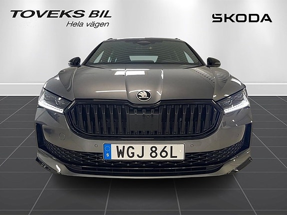 Skoda Superb 5 of 16