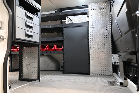 Ford Transit Custom 14 of 30