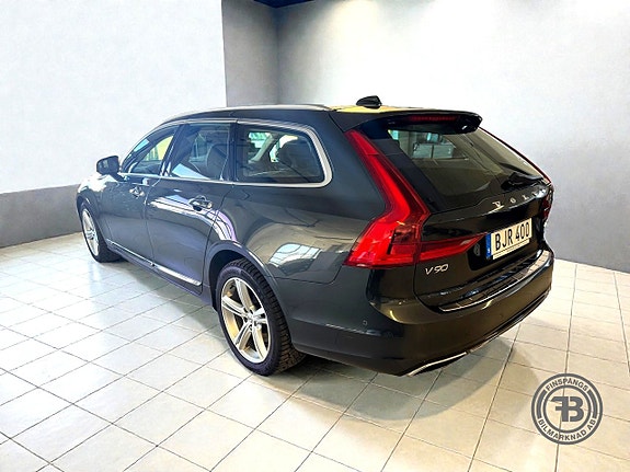 Volvo V90 3 of 5