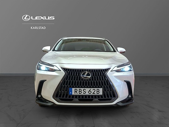 Lexus NX450h+ 5 of 12