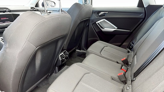 Audi Q3 11 of 13