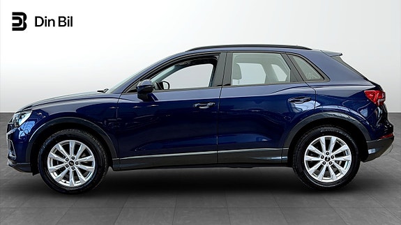 Audi Q3 2 of 5