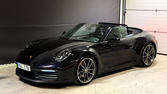 Porsche 911 Carrera S 4 of 5