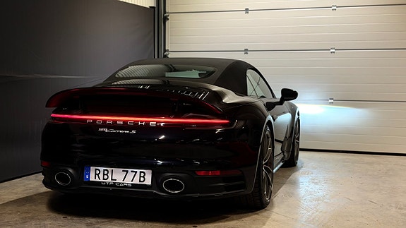 Porsche 911 Carrera S 13 of 30