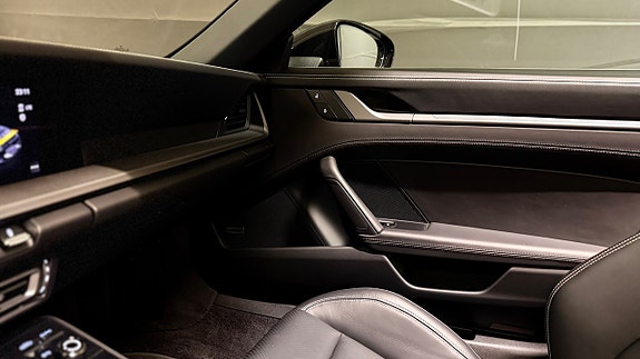 Porsche 911 Carrera S 29 of 30
