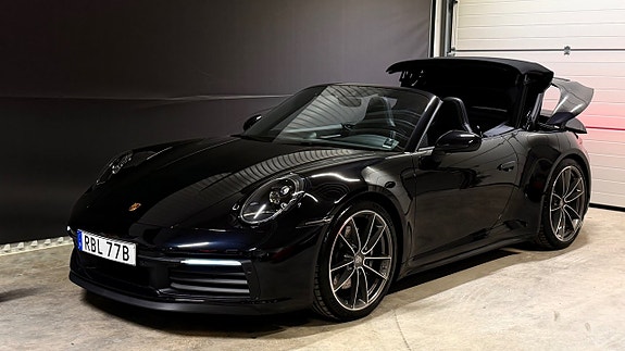 Porsche 911 Carrera S 11 of 30
