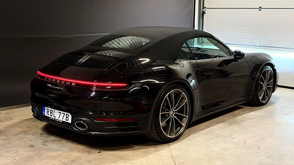 Porsche 911 Carrera S 16 of 30