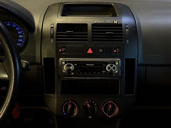 Volkswagen Polo 21 of 22