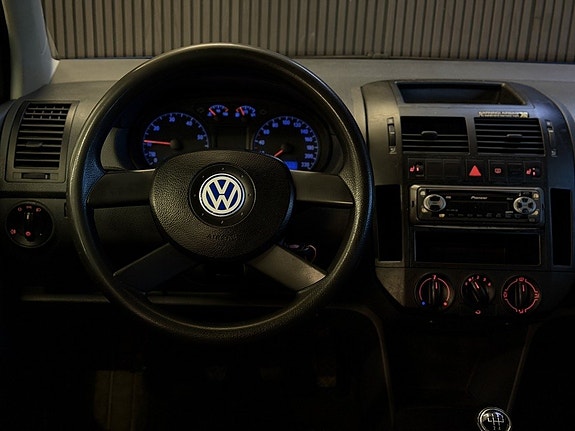 Volkswagen Polo 16 of 22
