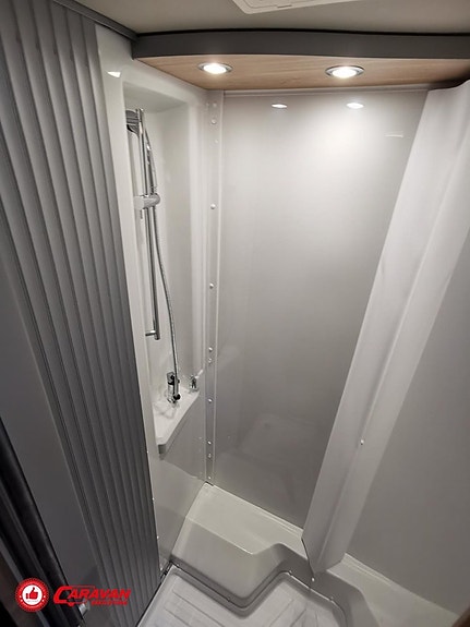 Knaus VAN TI PLUS PLATINUM SELECTION 650 MEG 4x4 /ALDE 17 of 26