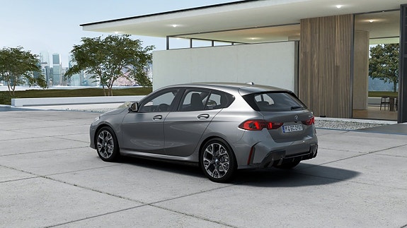 BMW 120 2 of 13