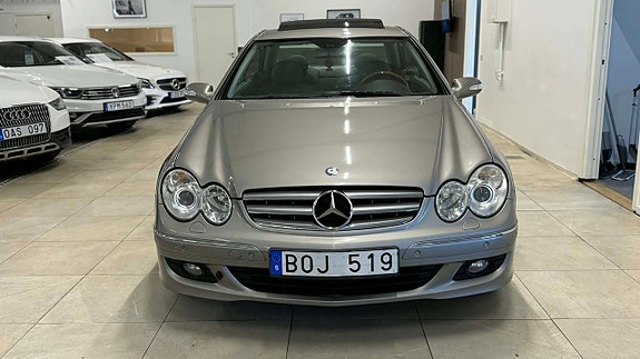 Mercedes-Benz CLK200 2 of 5