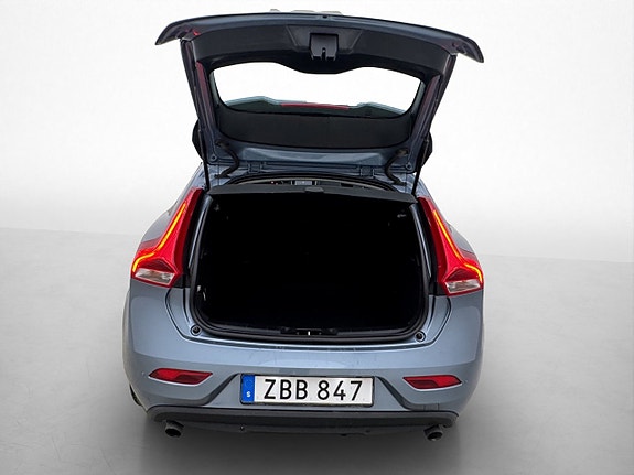 Volvo V40 18 of 27