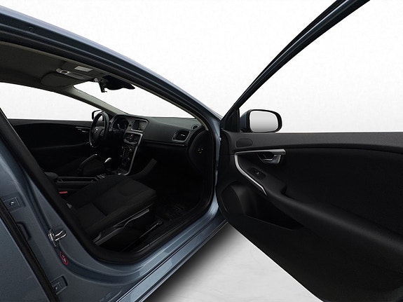 Volvo V40 16 of 27
