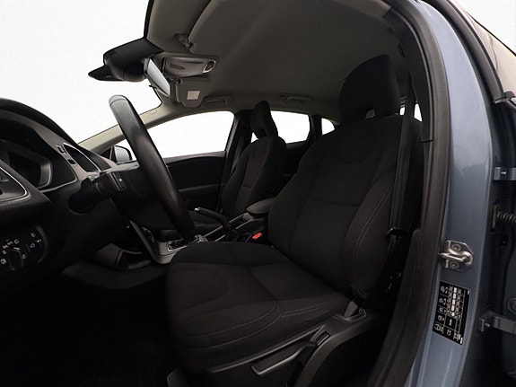 Volvo V40 12 of 27