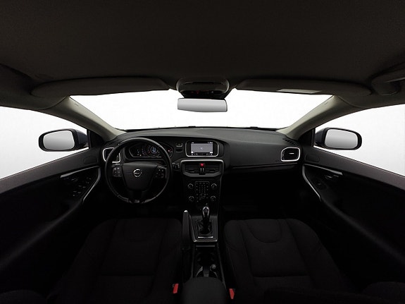 Volvo V40 13 of 27