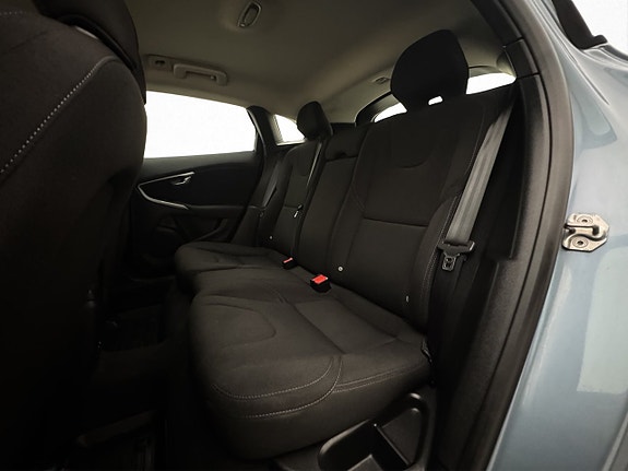 Volvo V40 17 of 27
