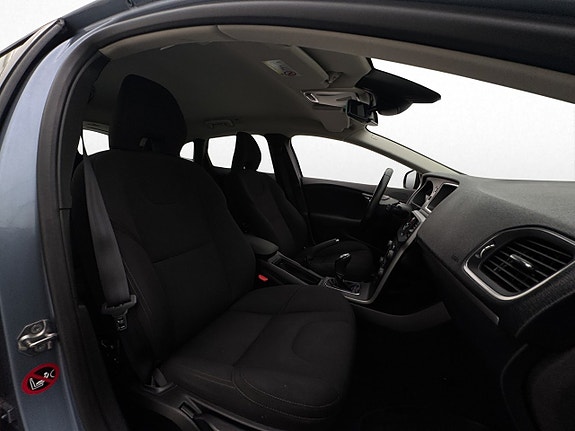 Volvo V40 15 of 27