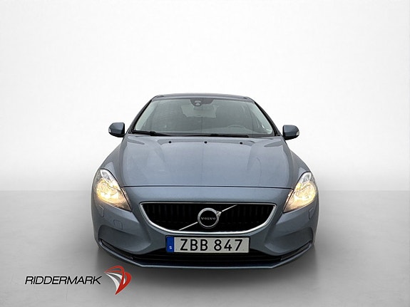 Volvo V40 2 of 5