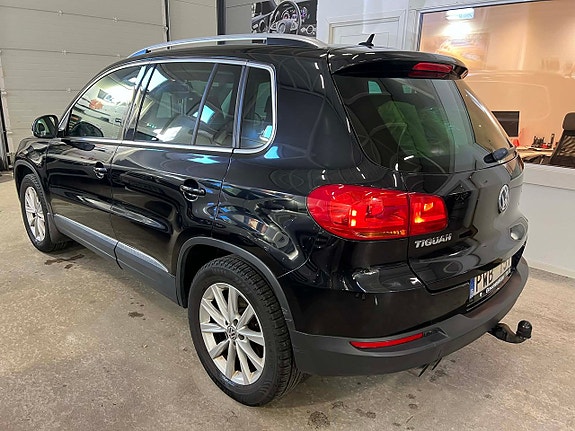 Volkswagen Tiguan 4 of 5