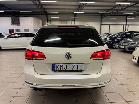 Volkswagen Passat 10 of 18