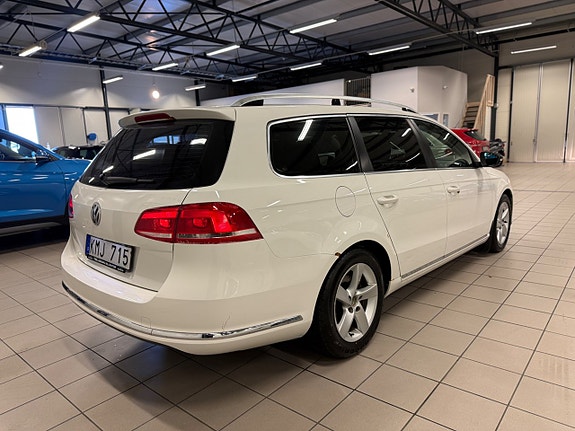 Volkswagen Passat 9 of 18