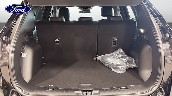 Ford Kuga 10 of 12
