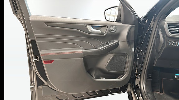 Ford Kuga 11 of 12