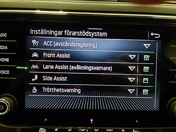 Skoda Superb 18 of 20
