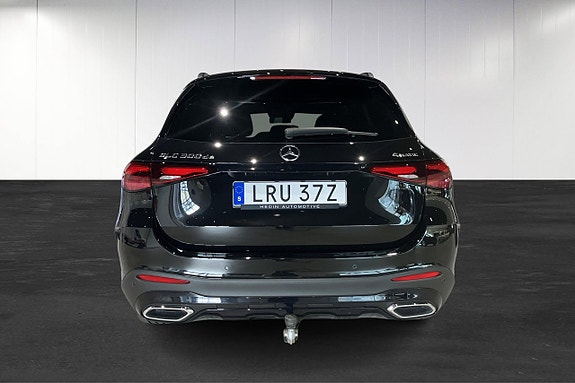 Mercedes-Benz GLC300 de 16 of 17