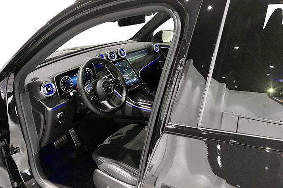 Mercedes-Benz GLC300 de 15 of 17
