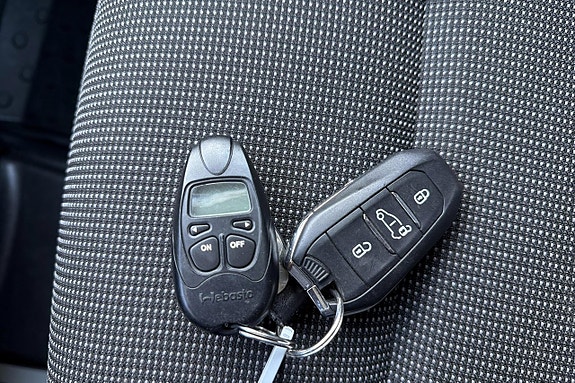 Peugeot Partner 21 of 21
