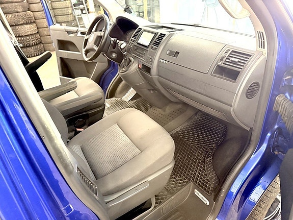 Volkswagen Transporter 8 of 12