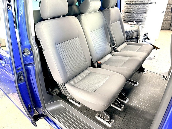 Volkswagen Transporter 10 of 12