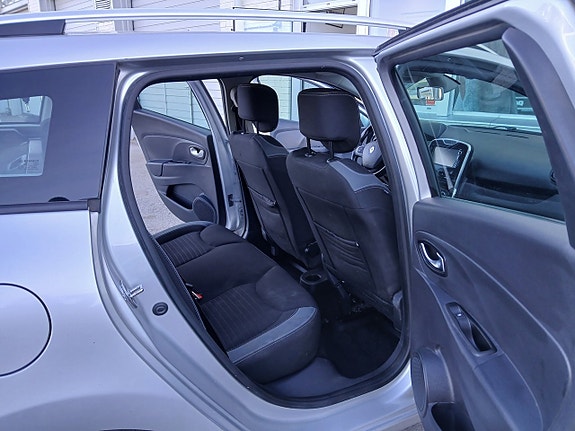 Renault Clio 12 of 19