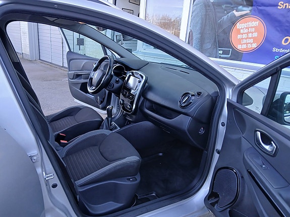 Renault Clio 11 of 19