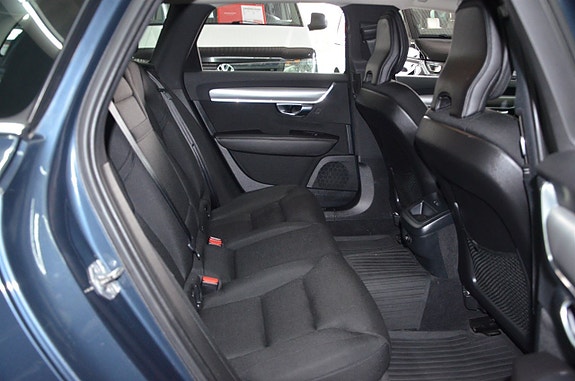 Volvo V90 8 of 18